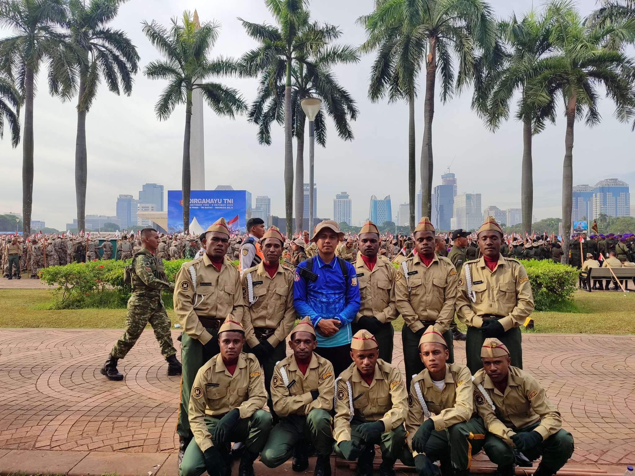 Pelajar KKRI Papua Terbaik membawa nama Daerah mewakili Kodam XVII Cenderawasih Devile Parade HUT TNI Ke 80.