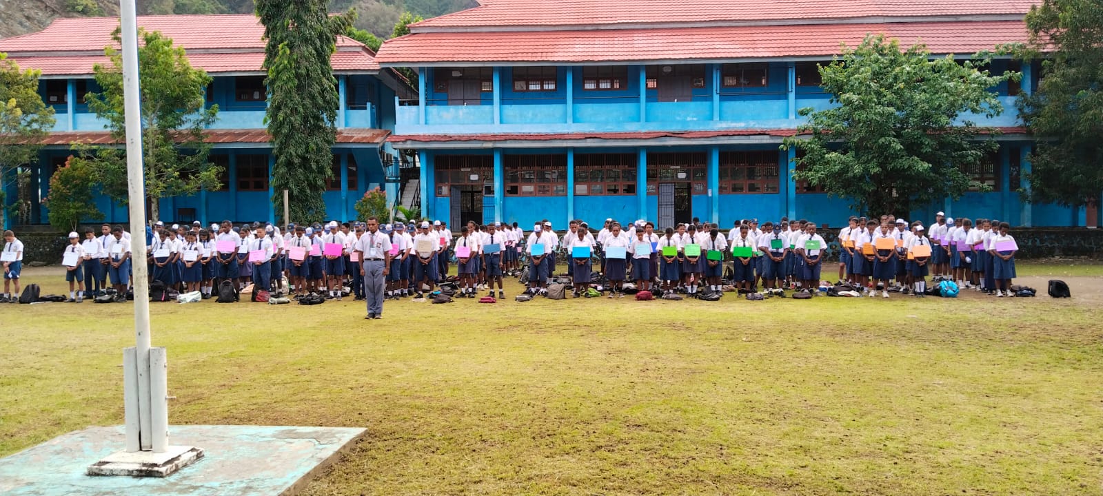 Upacara Bendera sebagai awal kegiatan MPLS di SMK Negeri 1 Teknologi dan Rekayasa Sentani
